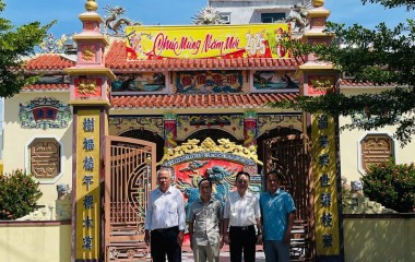 LÃNH ĐẠO HỘI ĐỒNG HỌ HÀ VIỆT NAM THĂM, GIAO LƯU VÀ DÂNG HƯƠNG TẠI TP. ĐÀ NẴNG